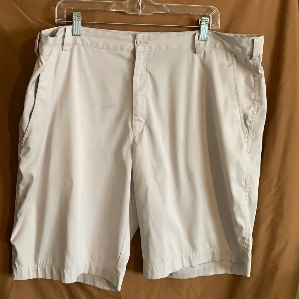 Nike golf shorts, size 40
